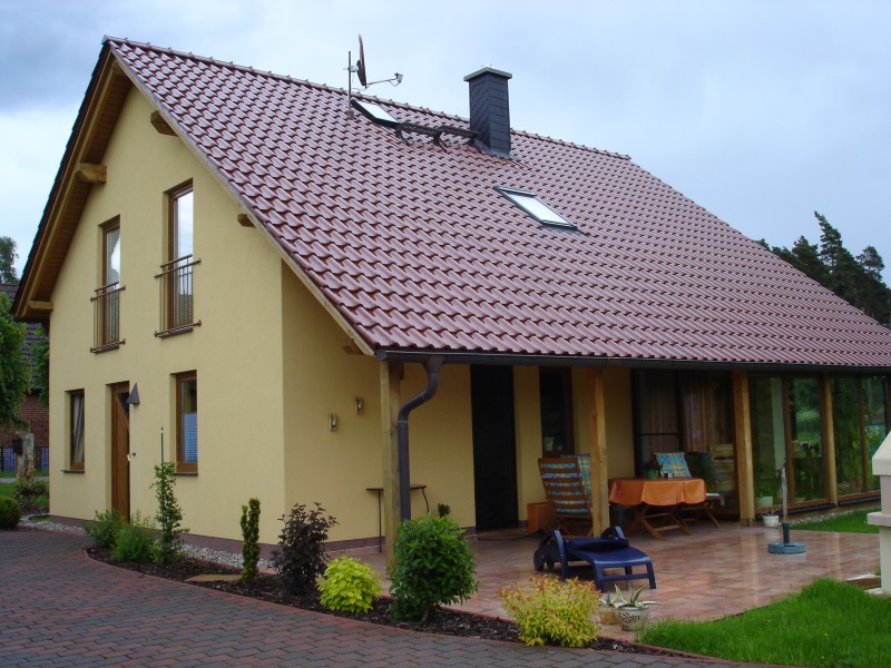 bild massivhaus gelb 2